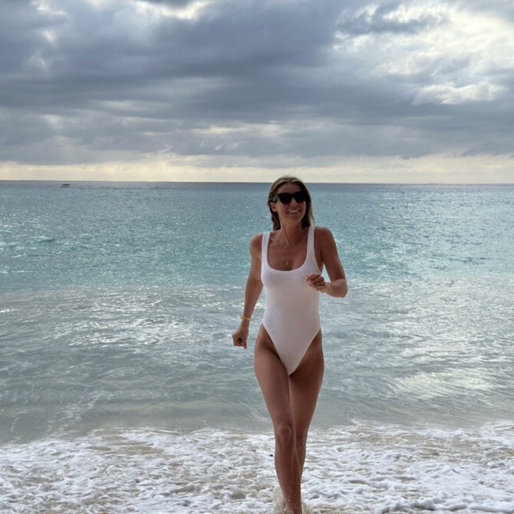 Hunza G White square neck Swimsuit - worn once